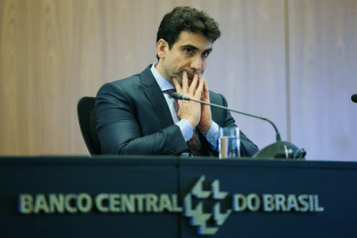 Galípolo afirma que Selic a 15% não é popular, mas garante foco do BC na meta de inflação