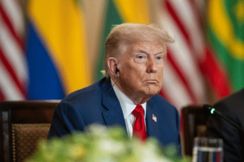 Foto do presidente dos EUA, Donald Trump, durante fala sobre tarifas comerciais,