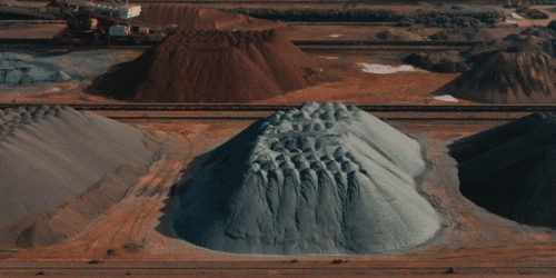 Ações de mineração e siderurgia caem com nova queda do minério de ferro; VALE3 recua 1,35%