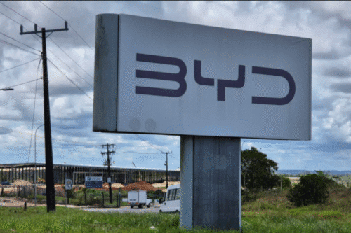 Placa da montadora chinesa BYD