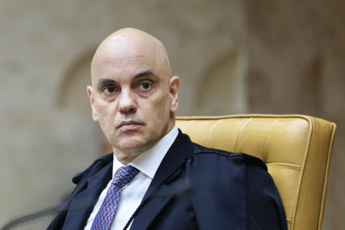 'Não existe possibilidade de recuar um milímetro', diz Alexandre de Moraes para Washington Post