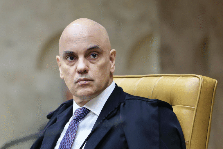 'Não existe possibilidade de recuar um milímetro', diz Alexandre de Moraes para Washington Post