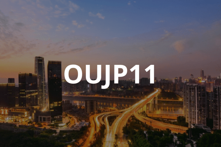 Cenário urbano de noite com arranha-céus iluminados, ponte iluminada e tráfego na cidade de São Paulo ao entardecer