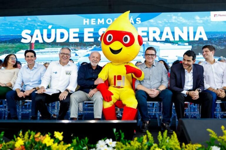 Mais Médicos: EUA revoga visto de brasileiros ligados ao programa; lula responde