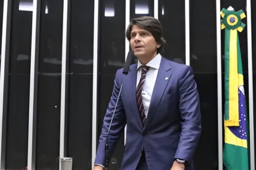 Reforma Administrativa: servidores públicos podem perder férias de 60 dias