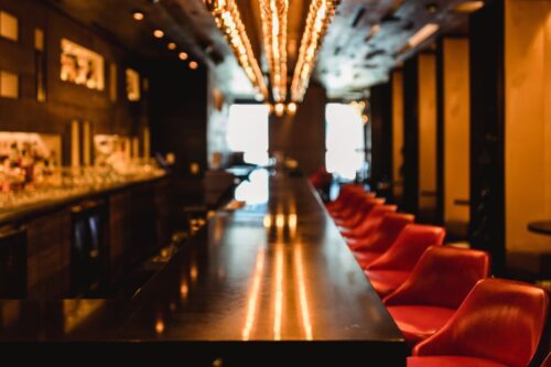 Vendas de bares e restaurantes crescem em agosto ante julho, aponta pesquisa