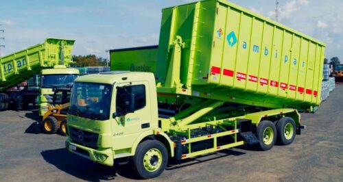 Caminhão da Ambipar ilustrando a notícia sobre a dívida