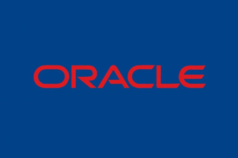 Logo da Oracle em vermelho sobre fundo azul, representando a marca de tecnologia e soluções em nuvem corporativa.