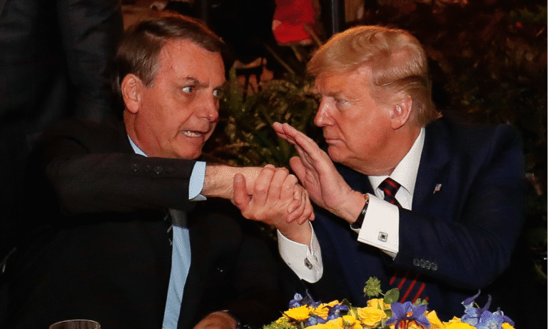 Trump sai em defesa de Bolsonaro após condenação.