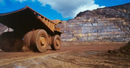 CSN Mineração em Congonhas (MG), com destaque para operações de transporte de minério de ferro.