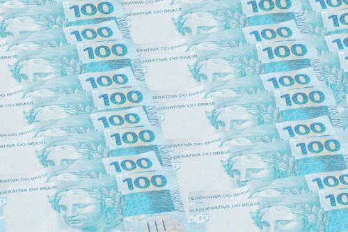 cédulas de R$100 para ilustrar os dividendos fiis
